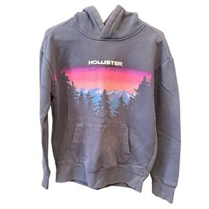 Blue Hollister XS sweatshirt with graphic design